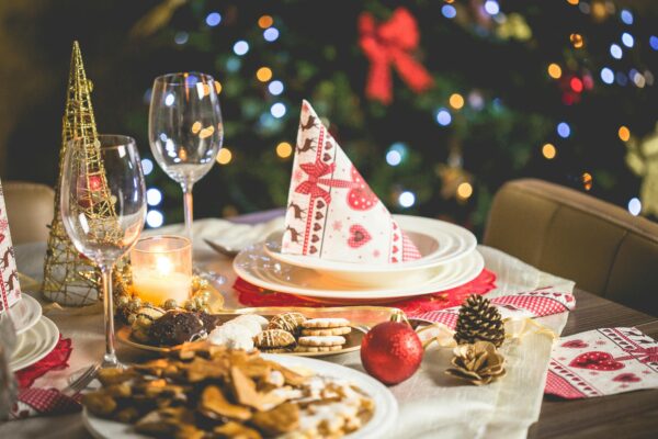 Natale 2024, quanto spenderanno gli italiani secondo il Codacons