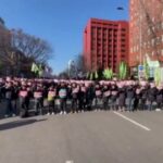Corea del Sud, manifestazioni a Seoul contro il presidente Yoon Suk Yeol