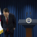 Corea del Sud, Yoon si scusa per la legge marziale e prova a evitare impeachment