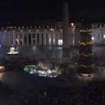 Vaticano, inaugurati il presepe e l’albero di Natale in piazza San Pietro