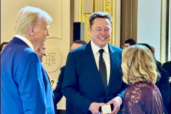 Governo, Meloni a Parigi: “Occasione di dialogo con Trump e Musk all’Eliseo”