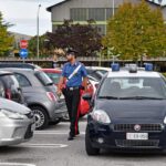 Monza, 24enne accoltellata in centro commerciale a Giussano: è grave. Fermato l’ex con l’accusa di tentato omicidio
