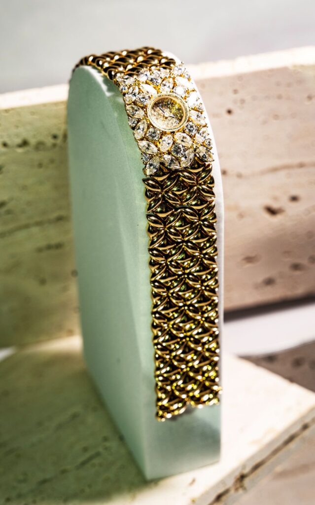 Galleria foto 'Gioielli, a Roma asta da 700 mila euro con 2 gemme rare e 120 preziosi' - foto 2