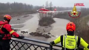 Maltempo a Reggio Emilia, soccorsa una donna su un isolotto del fiume Enza