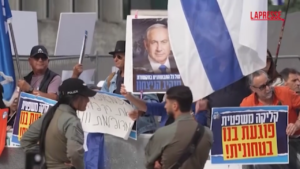 Israele, manifestazione contro Netanyahu al tribunale di Tel Aviv