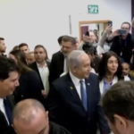 Israele, l’arrivo di Netanyahu in tribunale per processo per corruzione