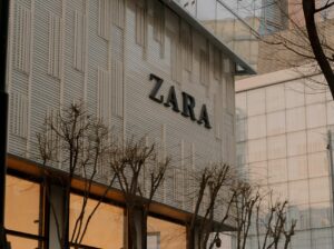 Vola la moda di Zara, oltre 27 miliardi di ricavi