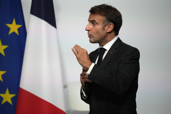Il Presidente Emmanuel Macron inaugura la mostra Fabriqué en France al Palazzo dell'Eliseo di Parigi