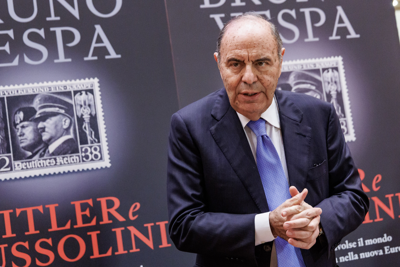 Premio Laurentum alla carriera a Bruno Vespa, Francesca Fagnani premiata per il coraggio