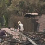 Malibu, cittadini rientrano nelle loro case bruciate dall’incendio Franklin