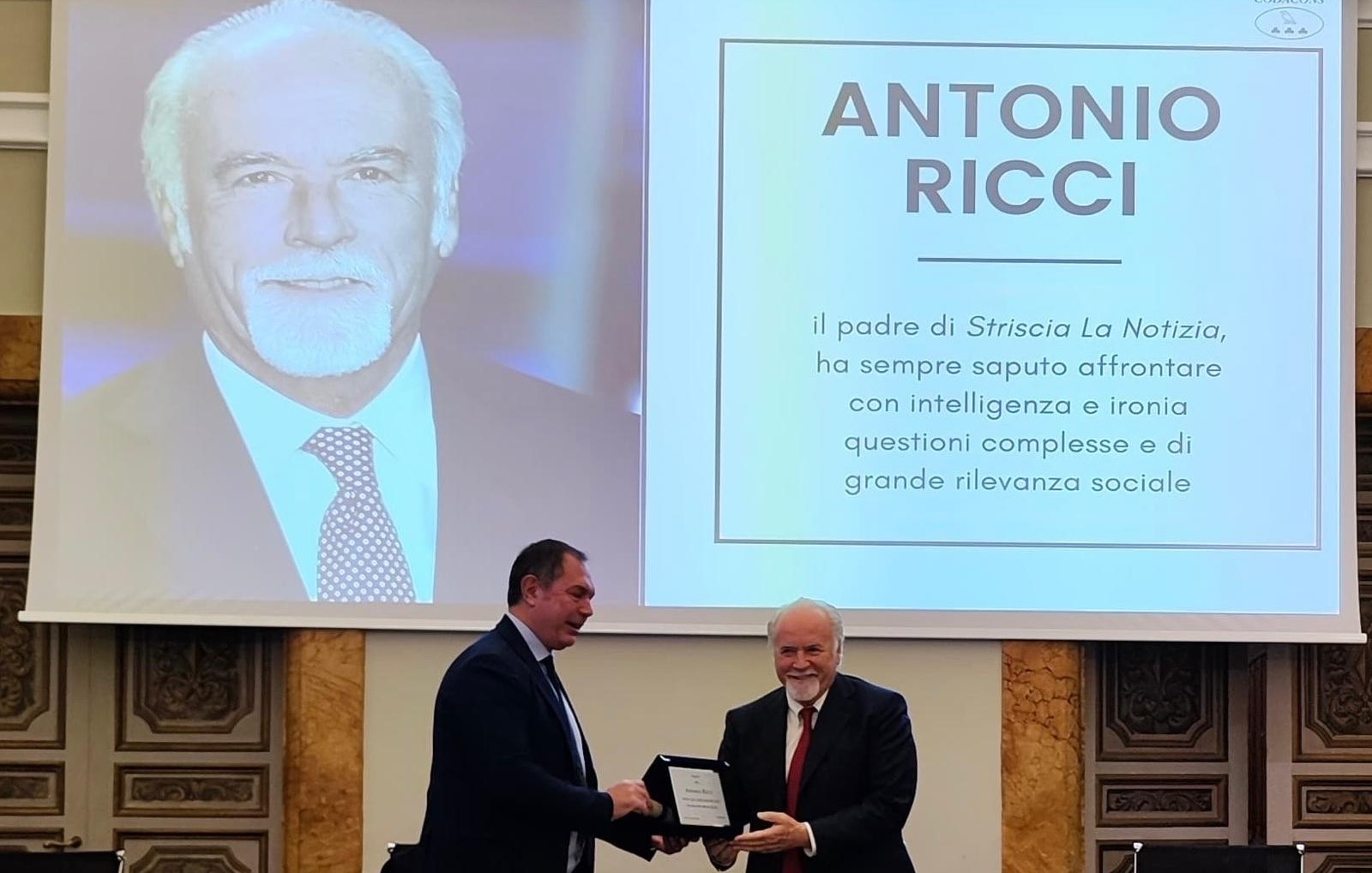 Antonio Ricci (Striscia) premiato dal Codacons: ‘Amico del consumatore 2024’