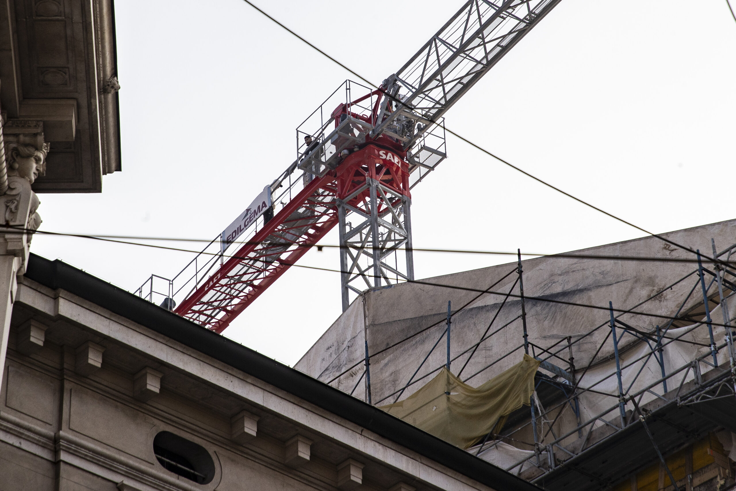 Incidenti sul lavoro, morto operaio 55enne in un cantiere ad Arezzo Incidenti sul lavoro, morto operaio 55enne in un cantiere ad Arezzo