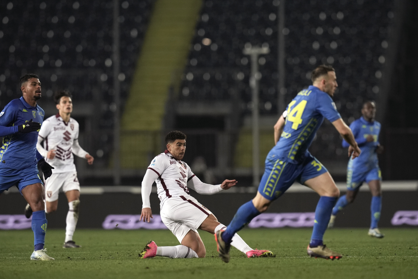 Empoli-Torino 0-1, decide l’eurogol di Adams da centrocampo Empoli-Torino 0-1, decide l’eurogol di Adams da centrocampo