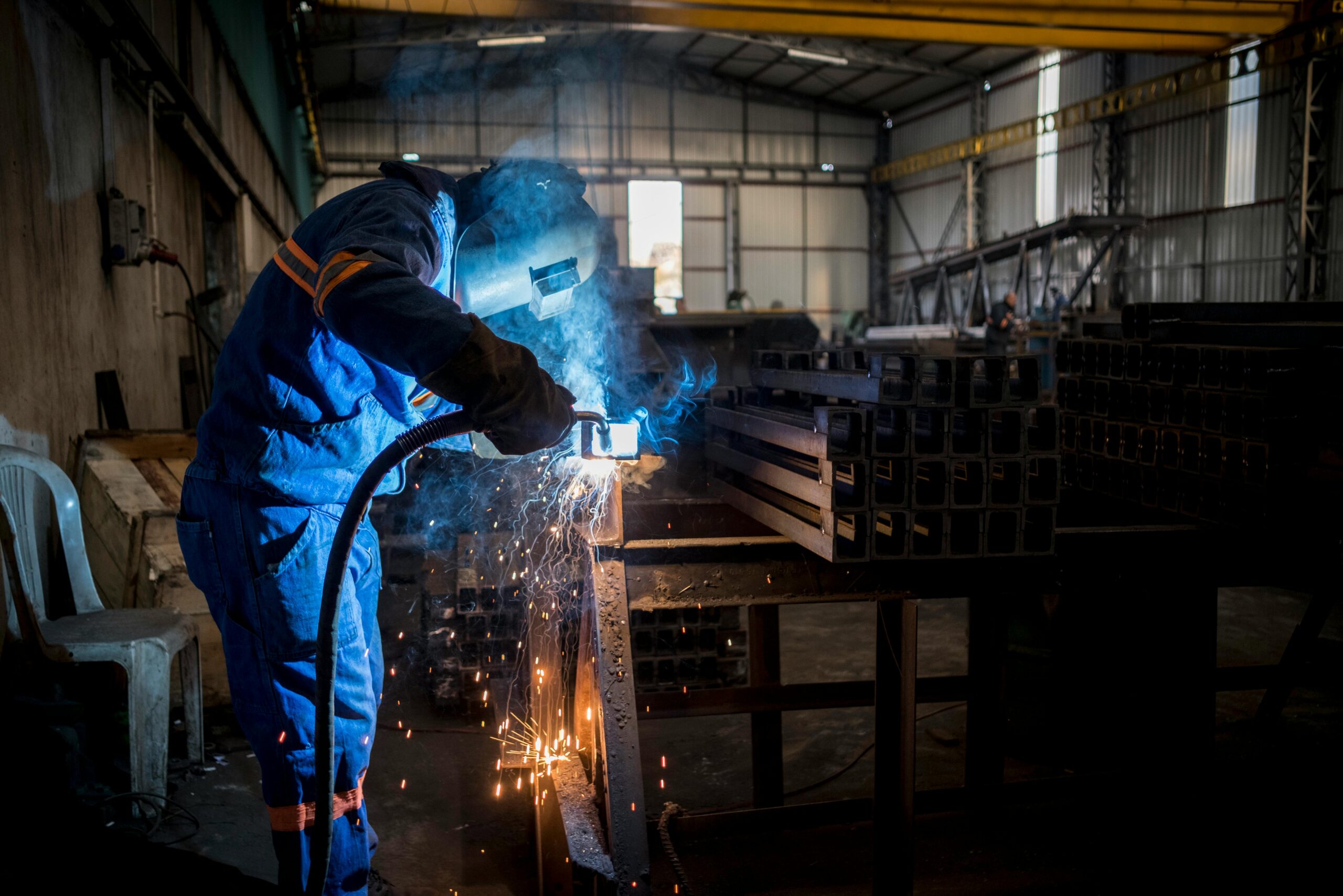 Eurostat, produzione industriale invariata a ottobre: +0,3% in Ue