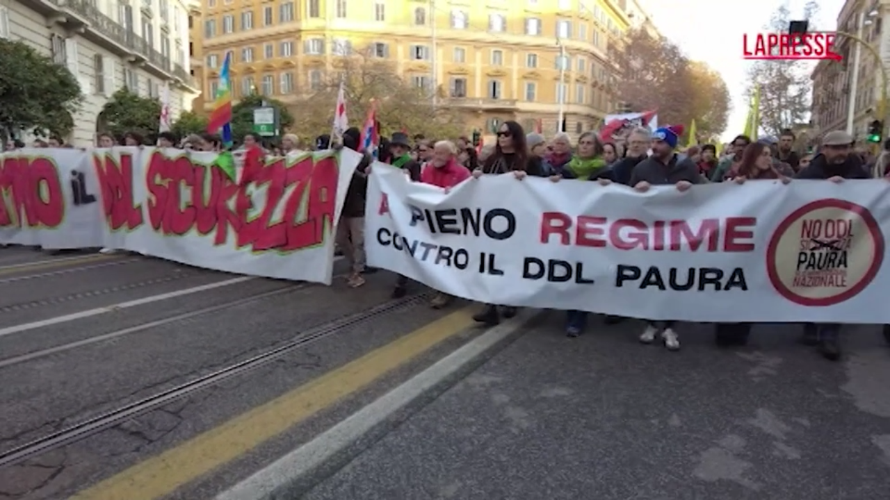 Ddl Sicurezza, decine di migliaia in corteo a Roma: “No al Ddl Paura”