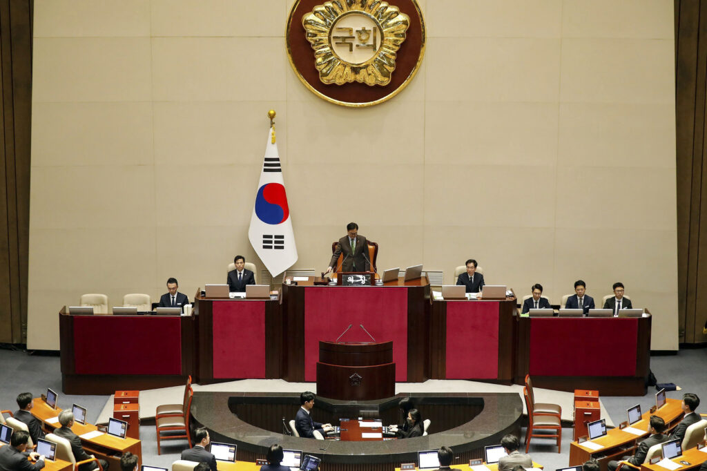 Corea del Sud, impeachment Yoon: i precedenti di Park Geun hye e Roh Moo hyun