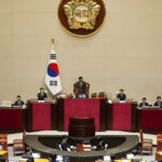 Corea del Sud, impeachment Yoon: i precedenti di Park Geun-hye e Roh Moo-hyun