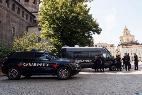 Torino, mezzi dell’Arma dei Carabinieri