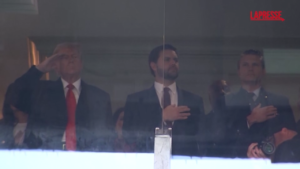 Usa, esercito contro marina a football: Trump assiste al match