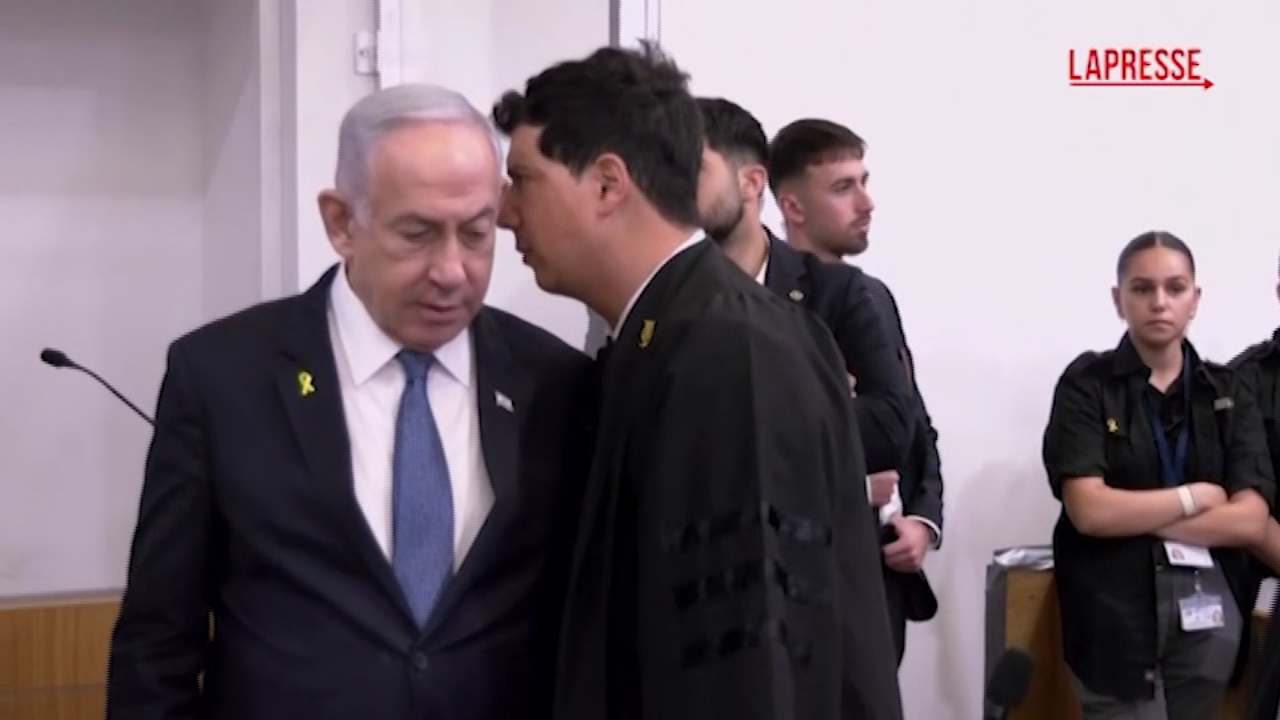 Israele, processo per corruzione: Netanyahu in aula