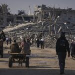 Gaza, raid Israele su scuola a Khan Younis: 20 morti. 45.000 uccisi da inizio guerra