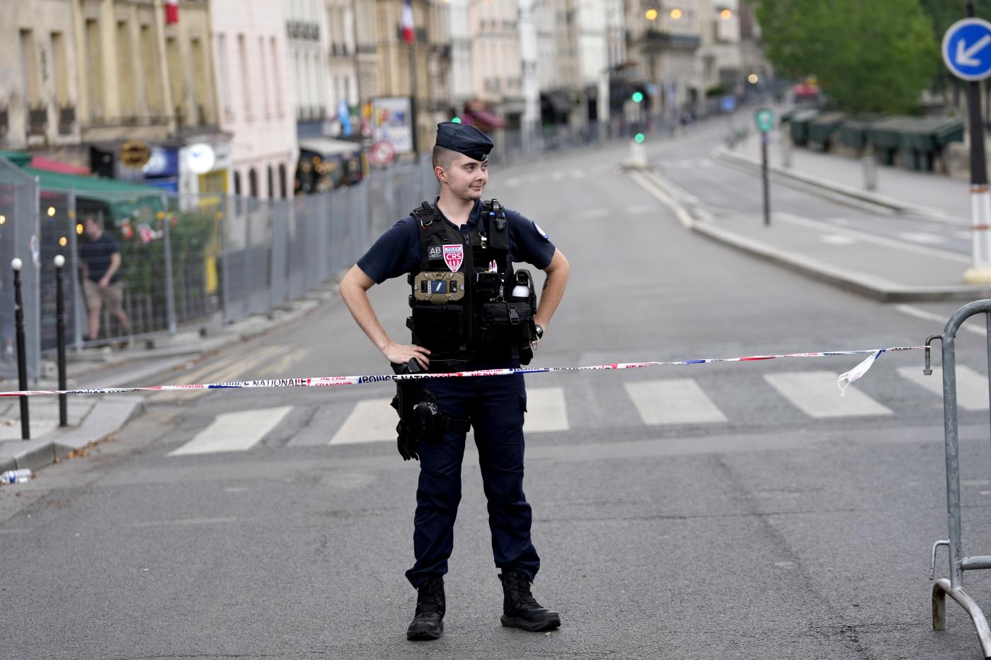 Francia, rissa fuori da liceo a Parigi: 15enne accoltellato a morte