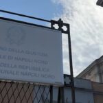 Napoli, rapina in banca col ‘buco’ : sequestrate 19 persone