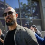 Andrew Tate perde processo nel Regno Unito, possibile sequestro da 2,4 milioni di euro