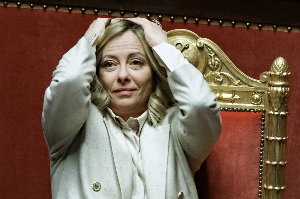 Galleria foto 'Giorgia Meloni in Senato: le smorfie della premier in Aula' - foto 5