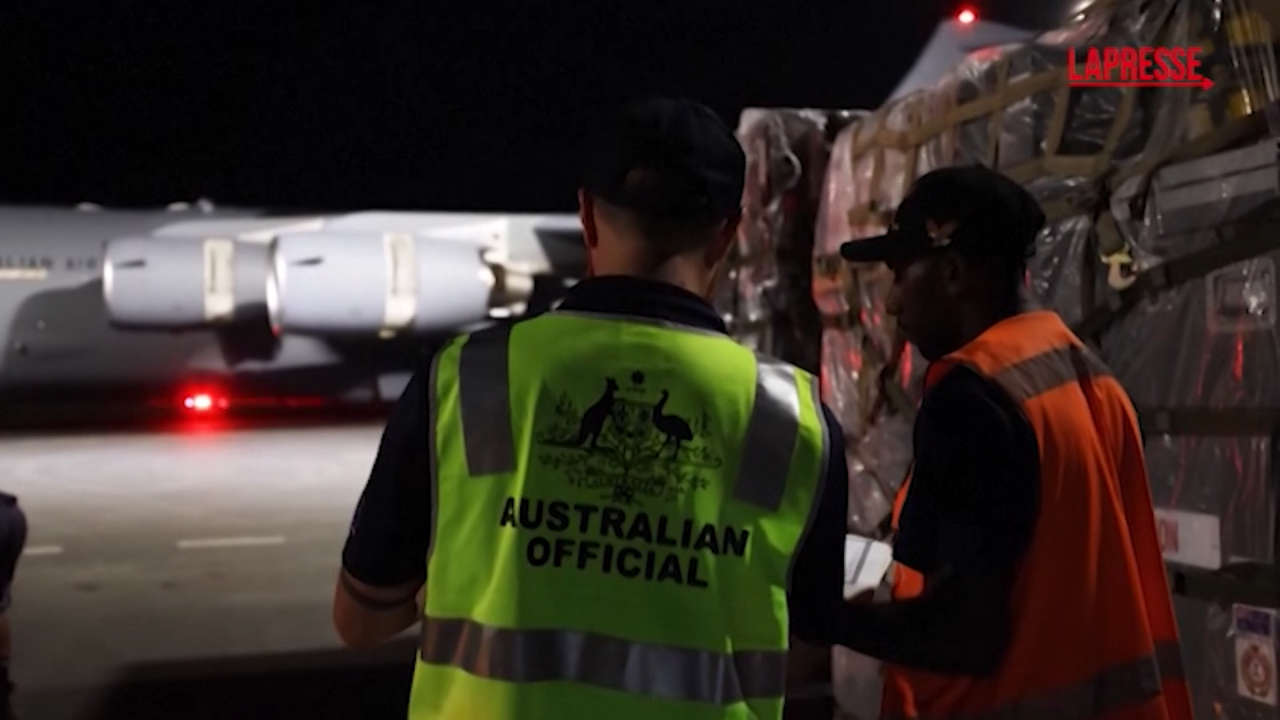 Vanuatu, aereo della Royal Australian Air Force porta i rinforzi dopo il terremoto