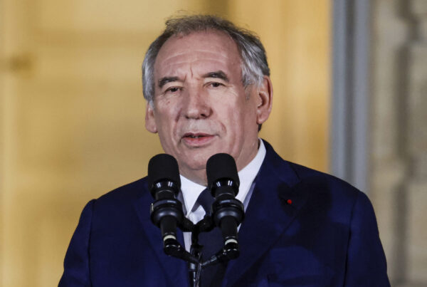 Francia, Bayrou ha promesso nomina governo ‘prima di Natale’