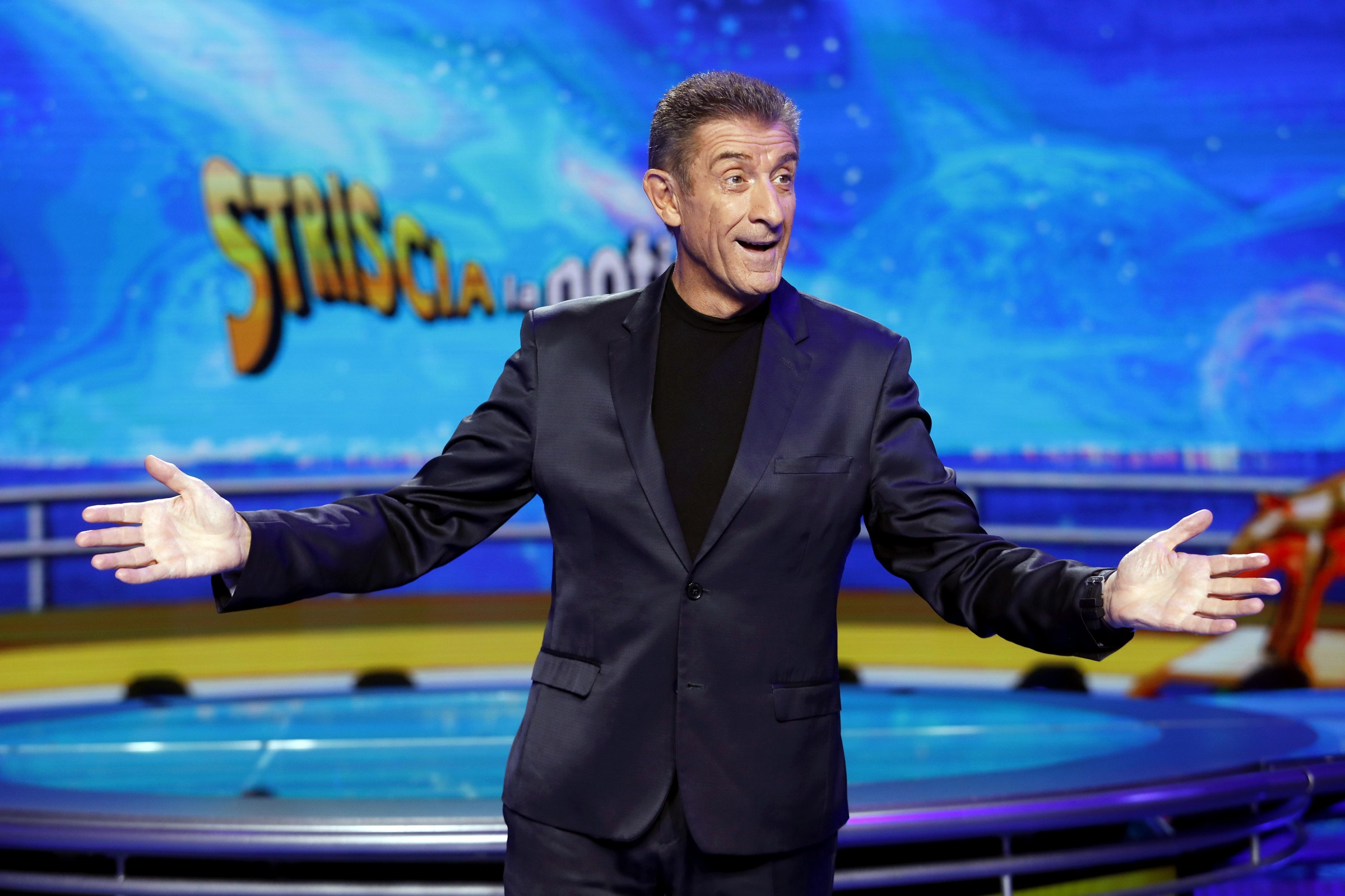 A Striscia la Notizia clamoroso fuorionda tra i conduttori di ‘4 di sera’ A Striscia la Notizia clamoroso fuorionda tra i conduttori di ‘4 di sera’