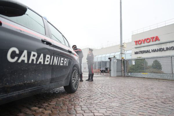 Bologna - esterni ditta Toyota Handling giorno dopo esplosione