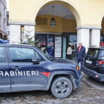 Caserta, litiga con il padre e lo uccide a coltellate: fermato con 100mila euro