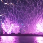 Natale e Capodanno, le Capitali del mondo addobbate a festa tra luci e fuochi d’artificio