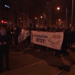 Magdeburgo, la protesta dell’estrema destra dopo l’attentato di venerdì: centinaia in piazza