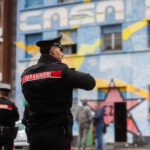 Milano, coppia gay aggredita e 45enne in ospedale: “Fr… di merda”