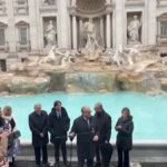Fontana di Trevi riaperta al pubblico: 400 persone per volta potranno visitare il monumento