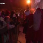 La partenza di Babbo Natale dalla sua casa in Lapponia