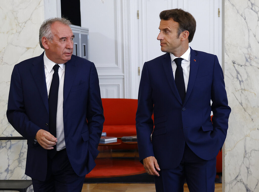 Francia, il nuovo governo di Bayrou non sarà annunciato prima delle 18