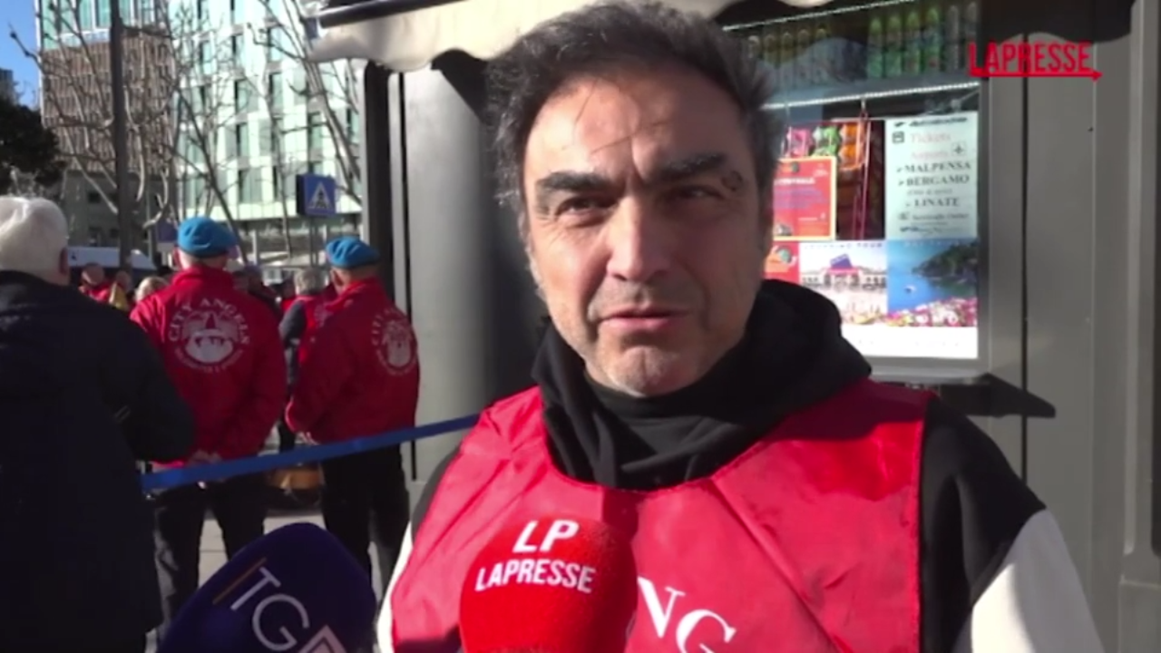 Milano, Marco Ligabue porta la musica della solidarietà alla Stazione Centrale