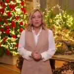 Natale, gli auguri di Meloni: “Continuare a costruire insieme un’Italia forte”