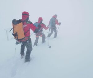 Alpinisti dispersi sul Gran Sasso, soccorritori passeranno la notte a Campo Imperatore