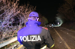 Auto esce di strada e prende fuoco: morte due ragazze a Catanzaro