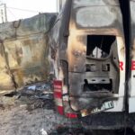 Gaza, cinque giornalisti palestinesi uccisi in un raid di Israele: i funerali