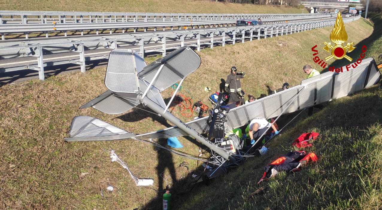 Vicenza, ultraleggero precipitato vicino all’autostrada A31: grave il pilota