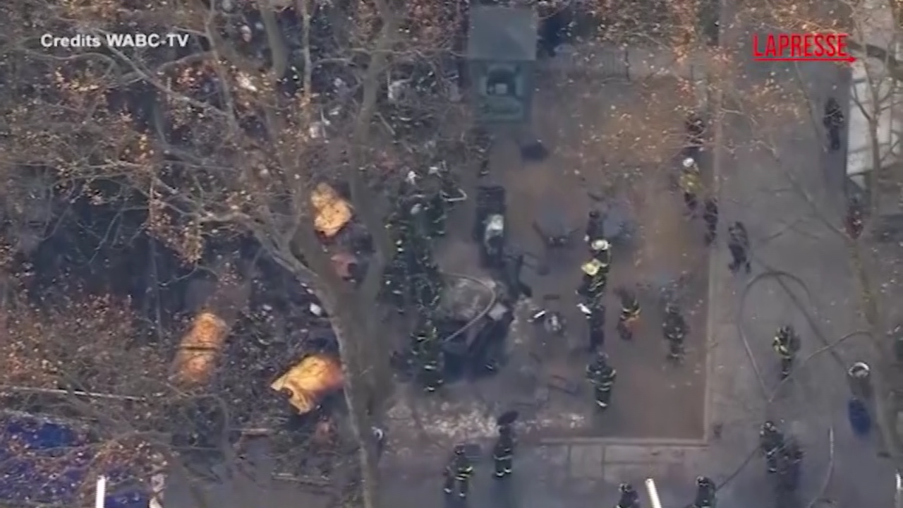 New York, incendio al mercatino di Natale di Bryant Park