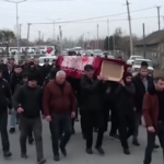 Volo precipitato in Kazakistan, il funerale di una delle vittime