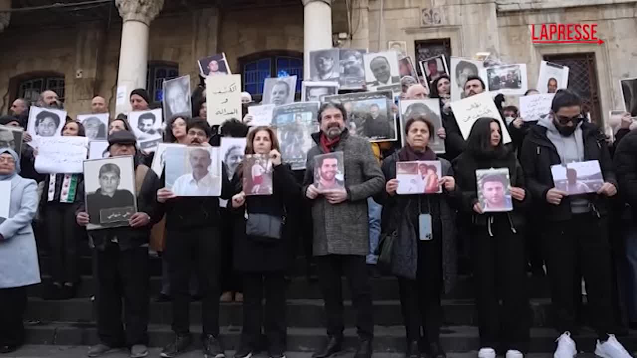 Damasco, le famiglie dei siriani scomparsi chiedono la verità sui loro cari