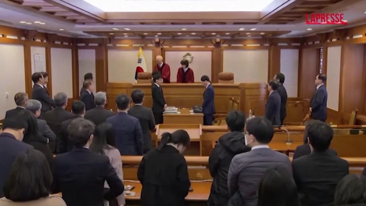 Corea del Sud, processo di impeachment del presidente Yoon: al via l’udienza preliminare